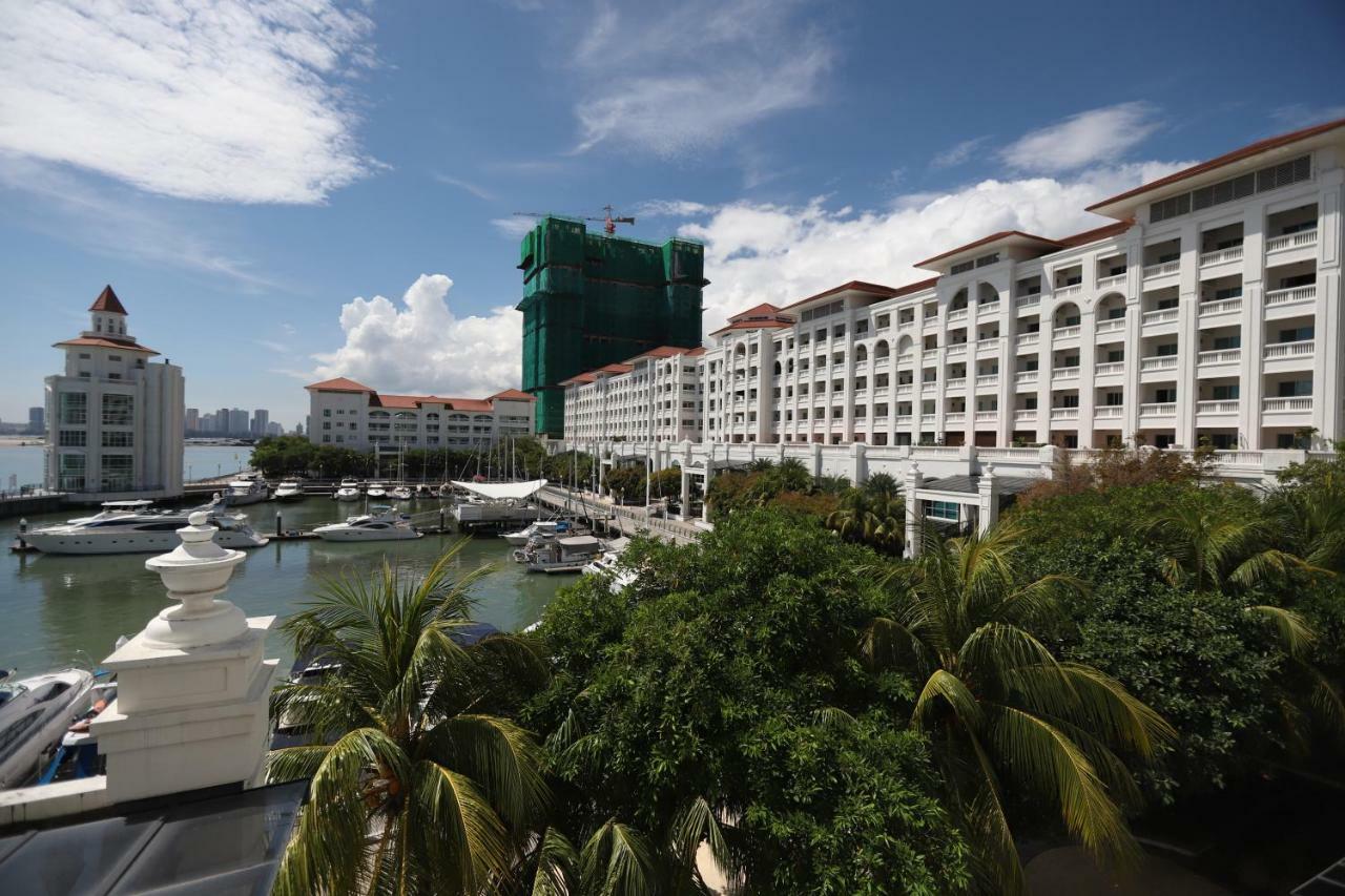 Апартаменты The Straits Quay Marina By Messina Clive Джорджтаун Экстерьер фото