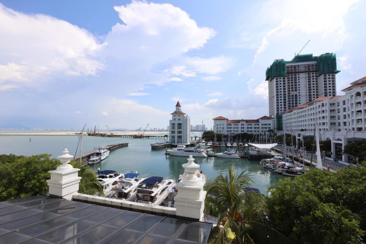 Апартаменты The Straits Quay Marina By Messina Clive Джорджтаун Экстерьер фото